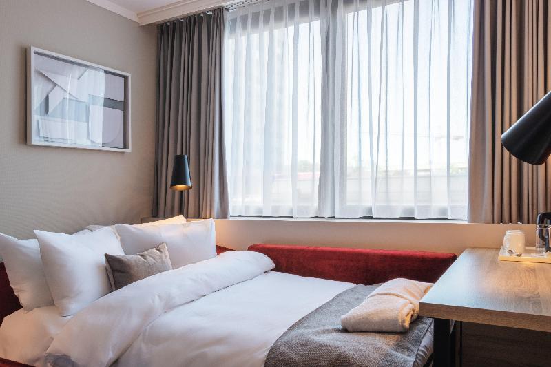 Crowne Plaza Frankfurt Congress Hotel - Oda