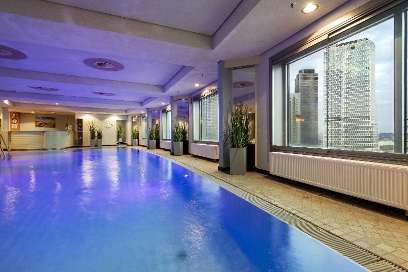 Maritim Hotel Frankfurt - Havuz