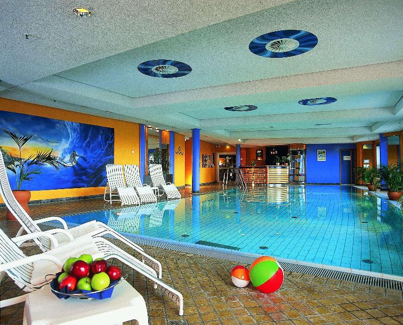 Maritim Hotel Frankfurt - Havuz