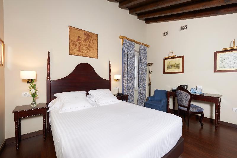 Las Casas de El Arenal - Oda