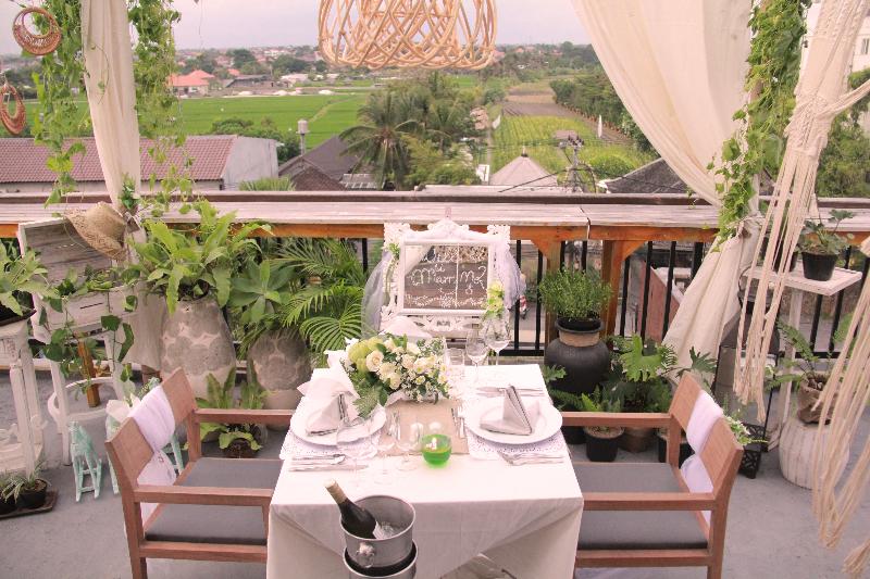 d'primahotel Petitenget Seminyak 2 - Restoran