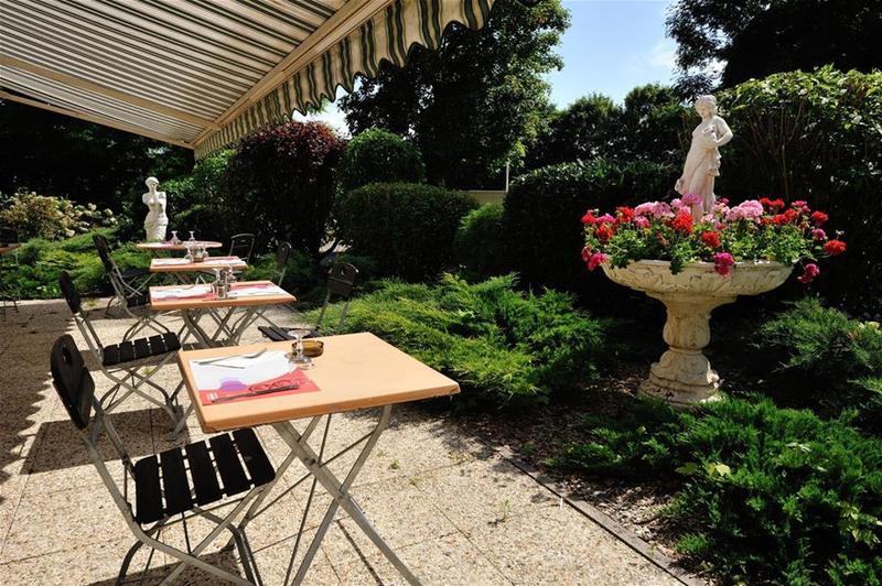 Brit Hotel Nancy Luneville - Teras