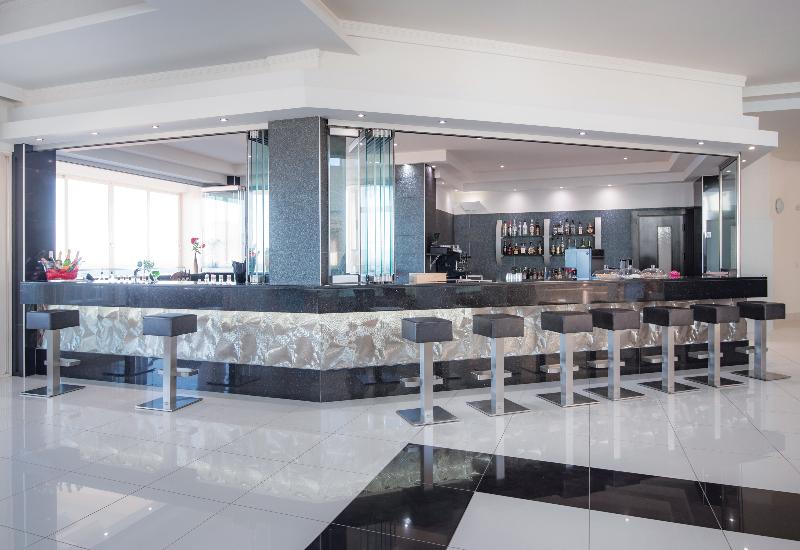 Grand Blue Beach Hotel - Bar