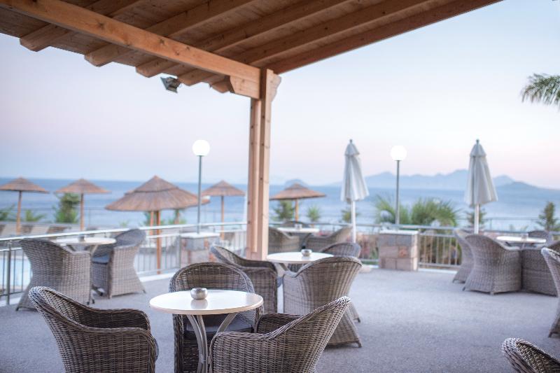 Grand Blue Beach Hotel - Bar