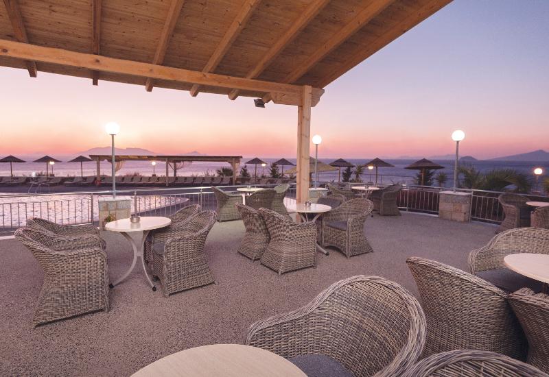 Grand Blue Beach Hotel - Bar