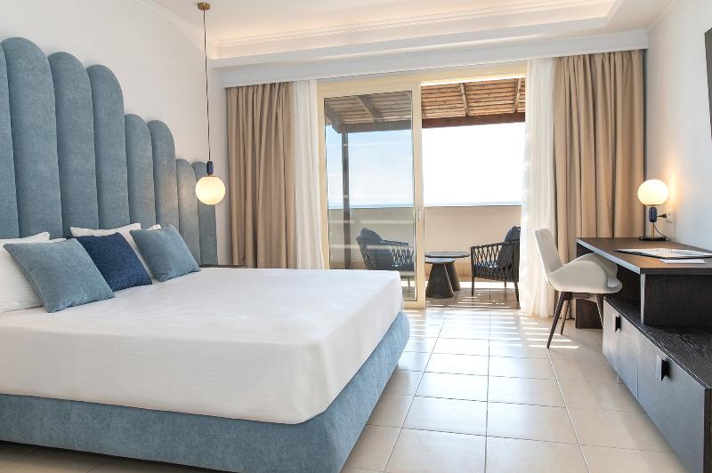 Grand Blue Beach Hotel - Oda