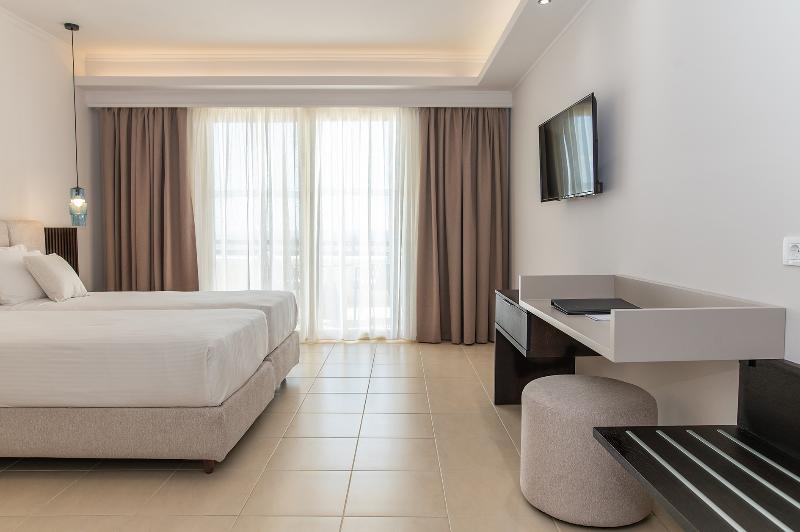 Grand Blue Beach Hotel - Oda