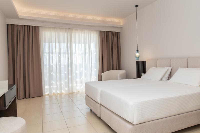 Grand Blue Beach Hotel - Oda