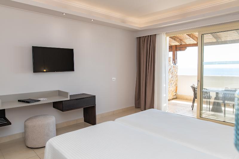 Grand Blue Beach Hotel - Oda
