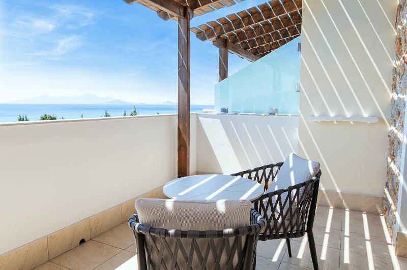 Grand Blue Beach Hotel - Oda