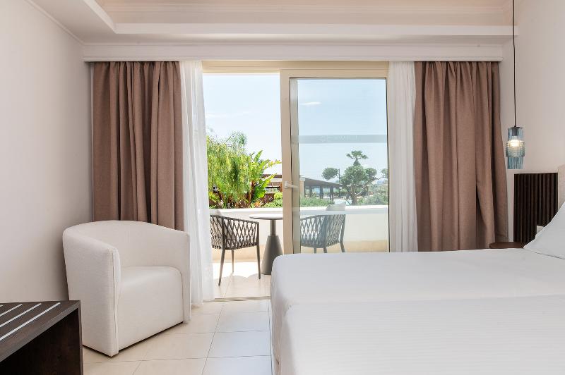 Grand Blue Beach Hotel - Oda