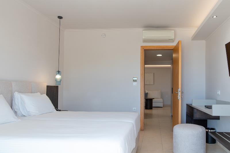 Grand Blue Beach Hotel - Oda
