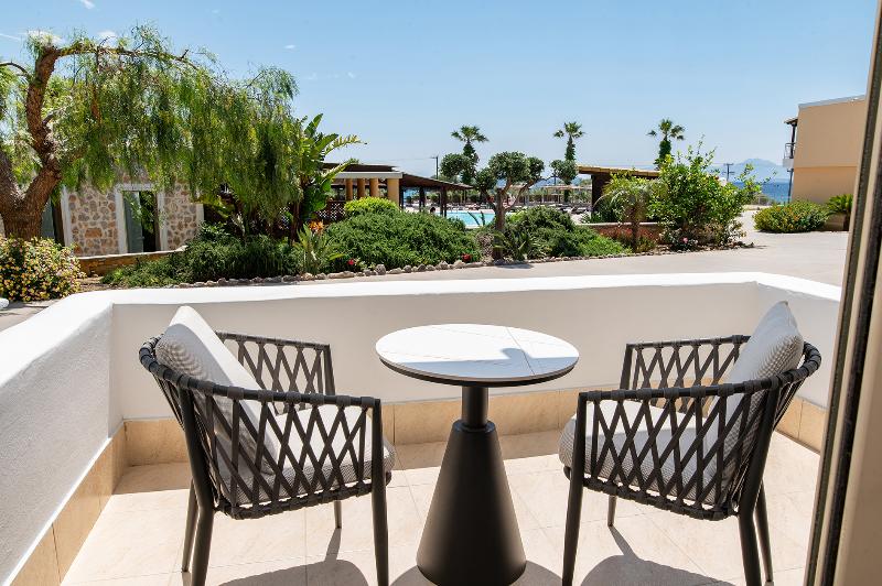 Grand Blue Beach Hotel - Oda
