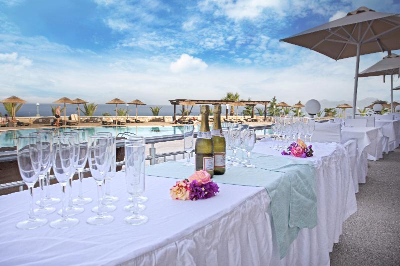 Grand Blue Beach Hotel - Restoran