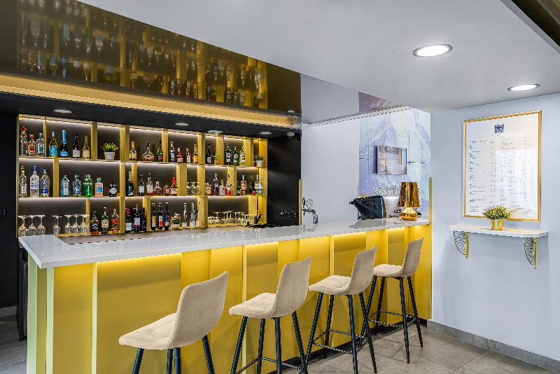 12 Revay Hotel - Bar
