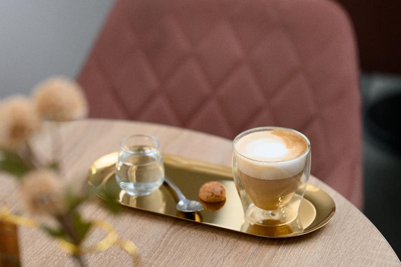 12 Revay Hotel - Bar