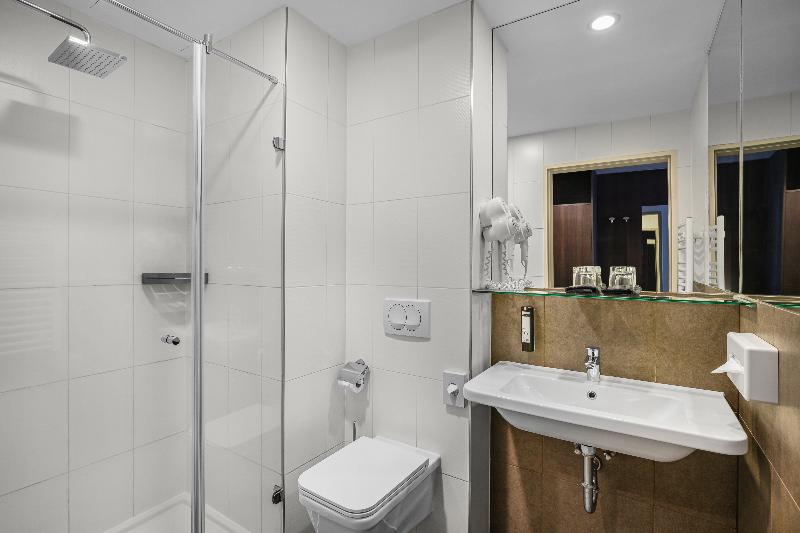 12 Revay Hotel - Oda