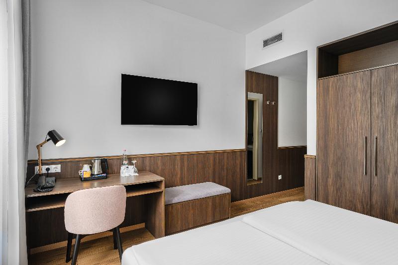 12 Revay Hotel - Oda