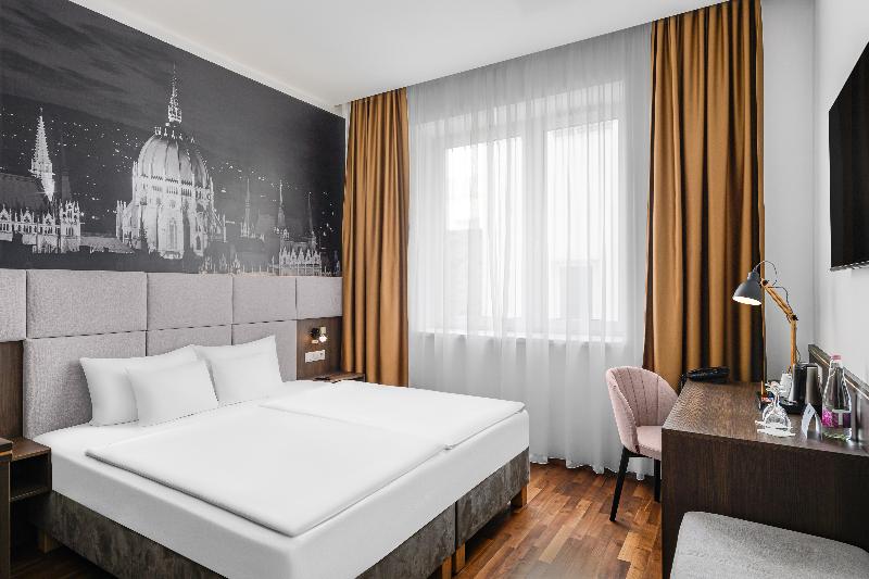 12 Revay Hotel - Oda