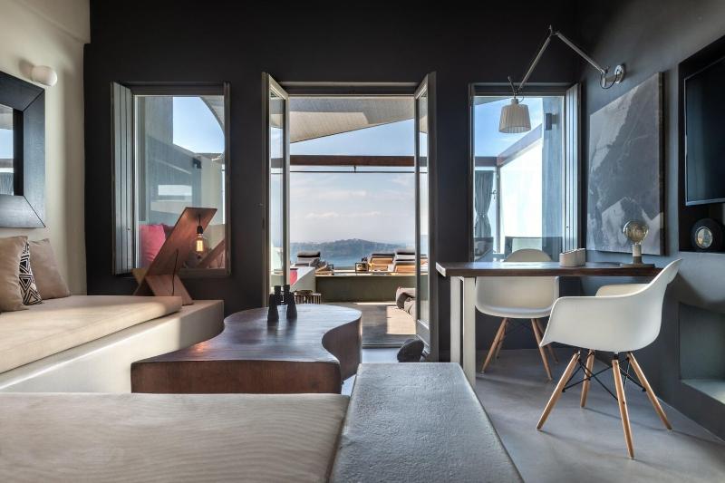 West East Suites - Oda