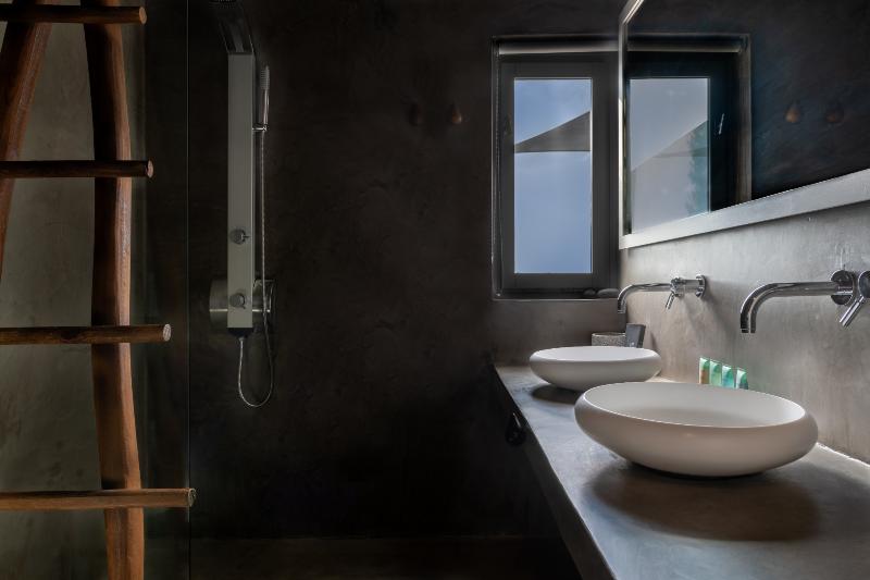 West East Suites - Oda