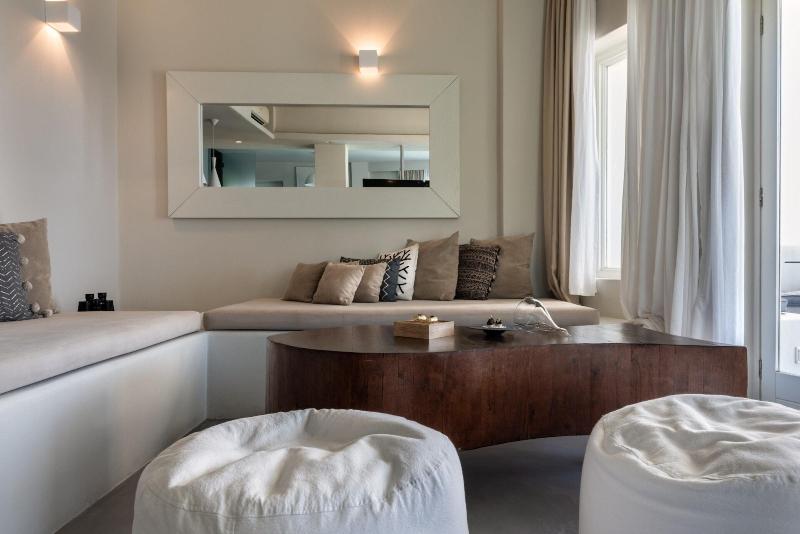 West East Suites - Oda