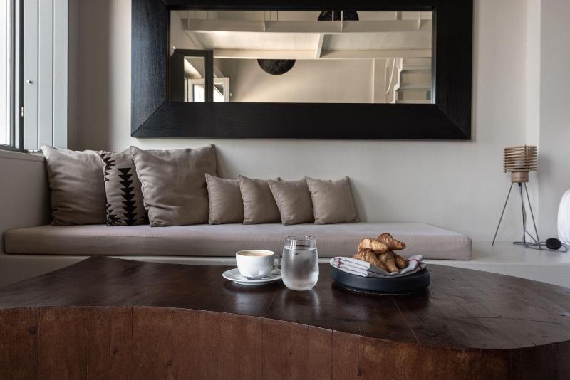 West East Suites - Oda