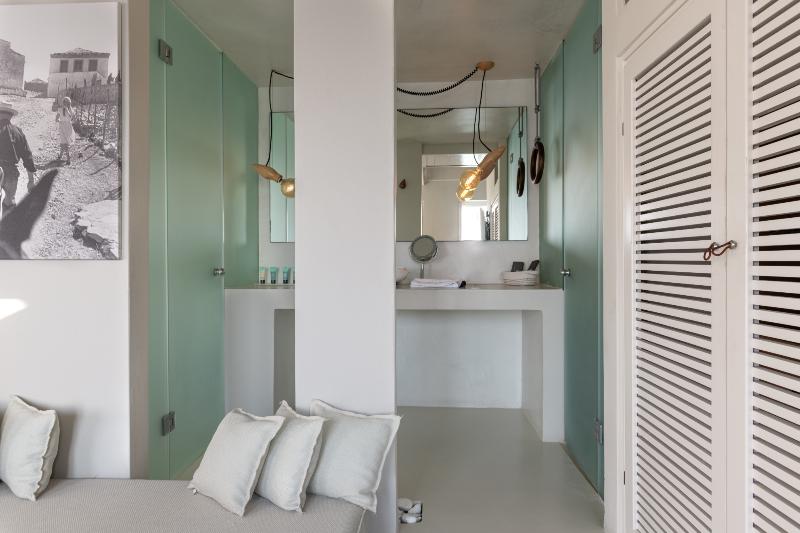 West East Suites - Oda