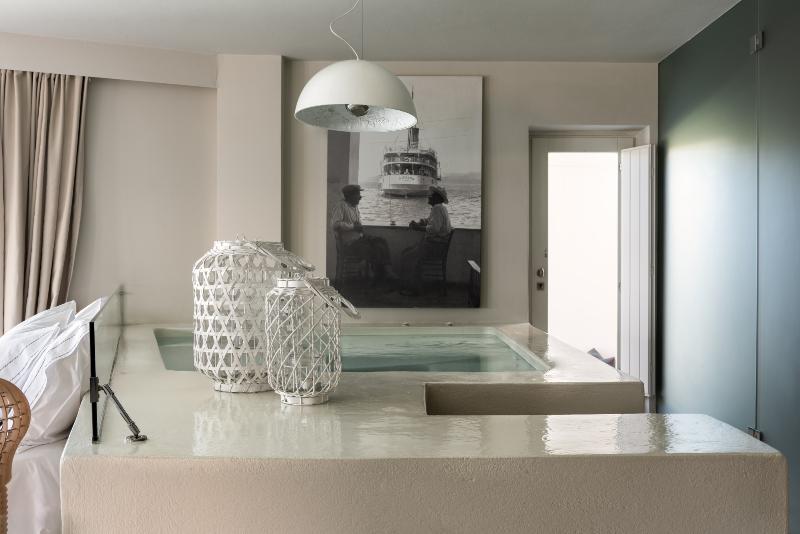 West East Suites - Oda