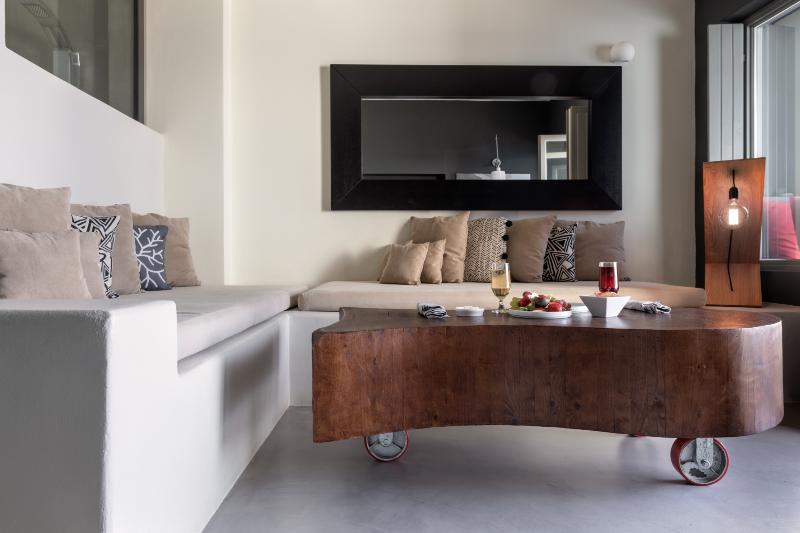 West East Suites - Oda