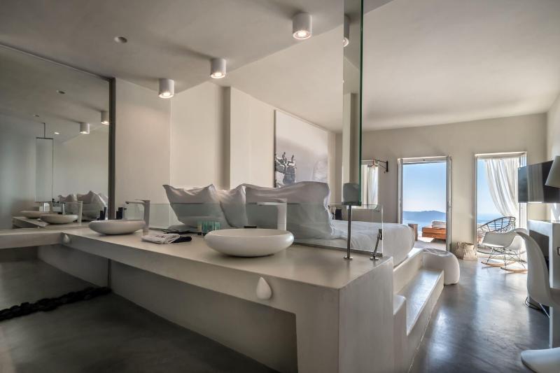 West East Suites - Oda