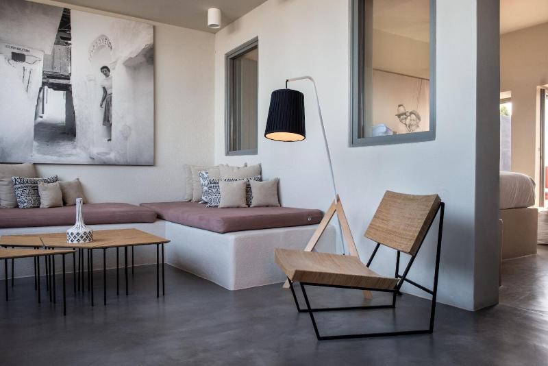 West East Suites - Oda