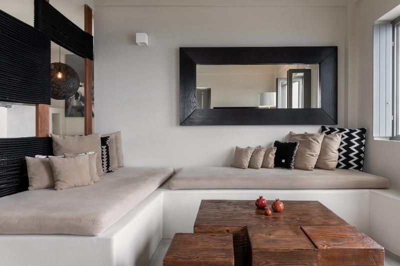West East Suites - Oda
