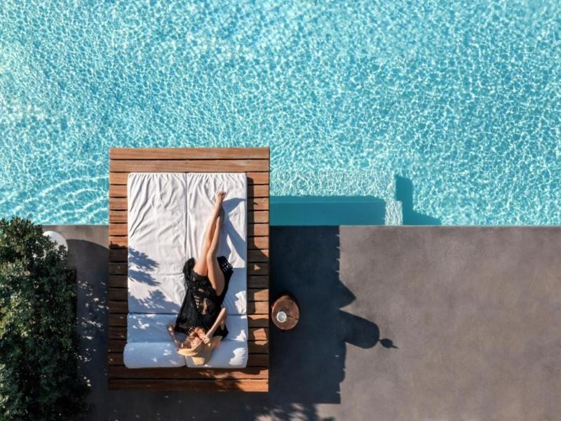 West East Suites - Havuz
