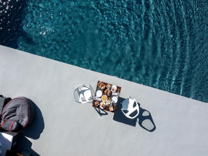 West East Suites - Havuz
