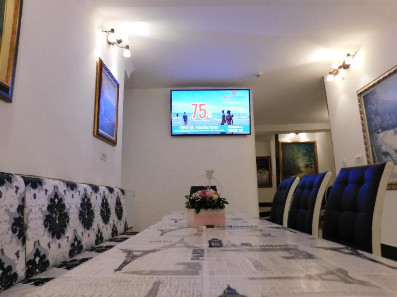 Villa Forever - Toplantı