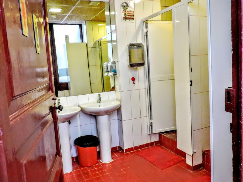 Home Youth Hostel - Lobi