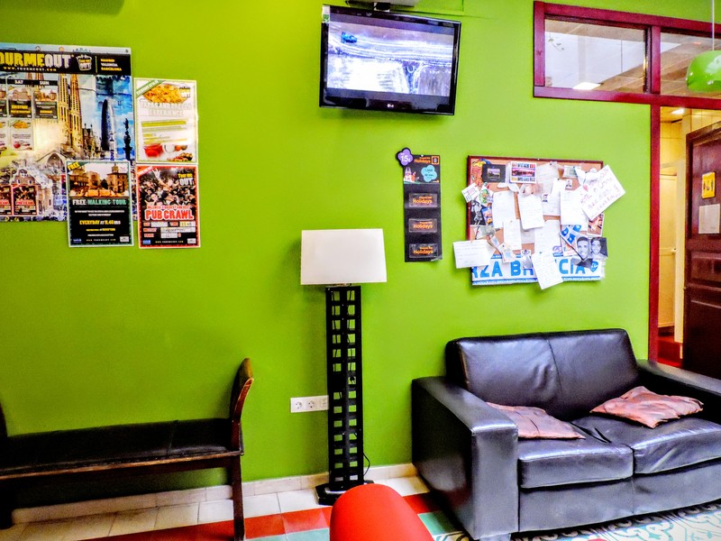 Home Youth Hostel - Lobi