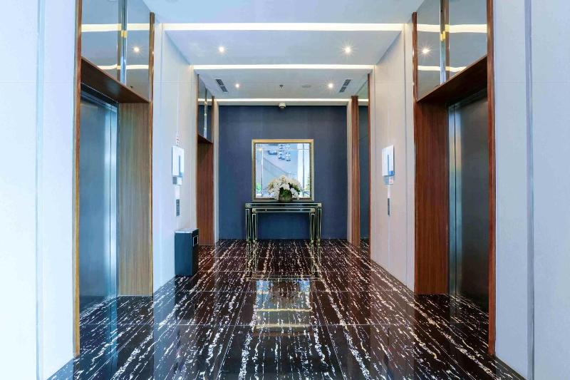Holiday Inn Express Jakarta International Expo - Lobi