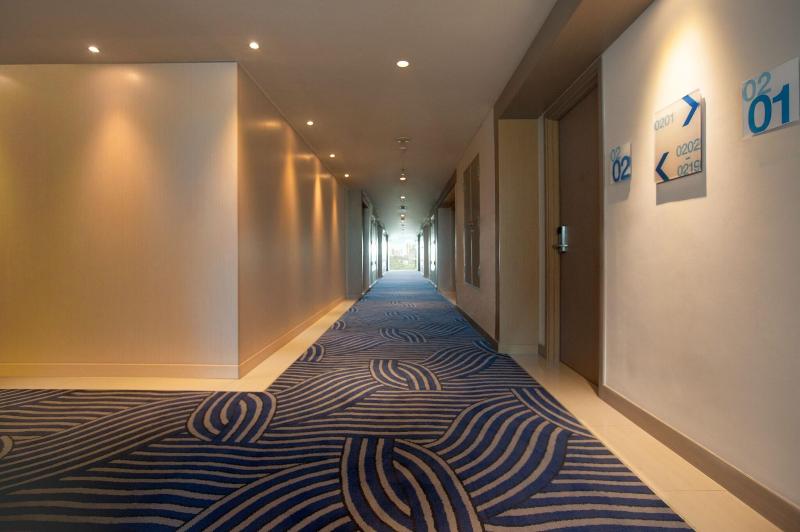 Holiday Inn Express Jakarta International Expo - Lobi