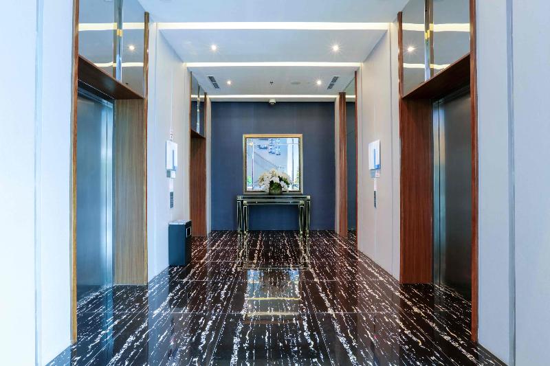 Holiday Inn Express Jakarta International Expo - Lobi
