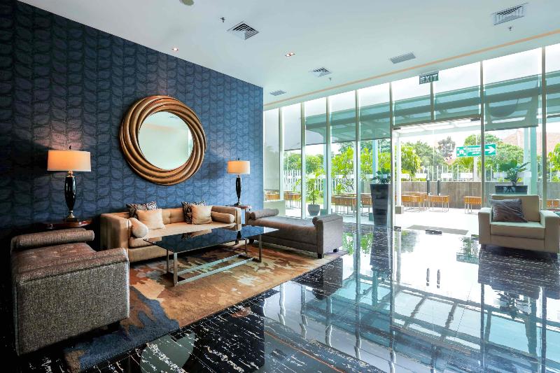 Holiday Inn Express Jakarta International Expo - Lobi