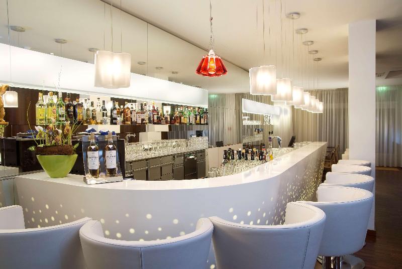 Radisson RED Berlin Kudamm - Bar