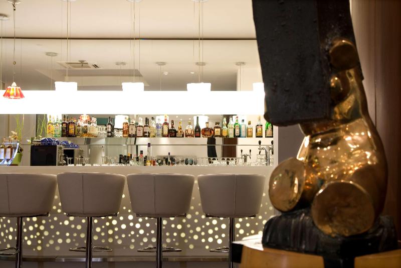 Radisson RED Berlin Kudamm - Bar
