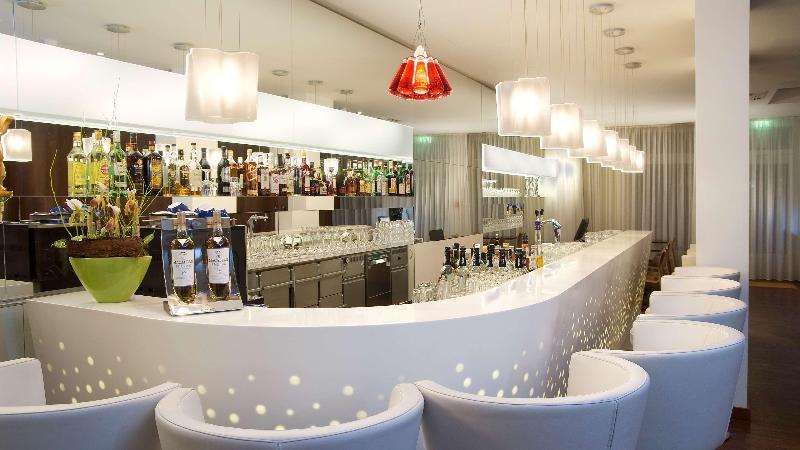 Radisson RED Berlin Kudamm - Bar