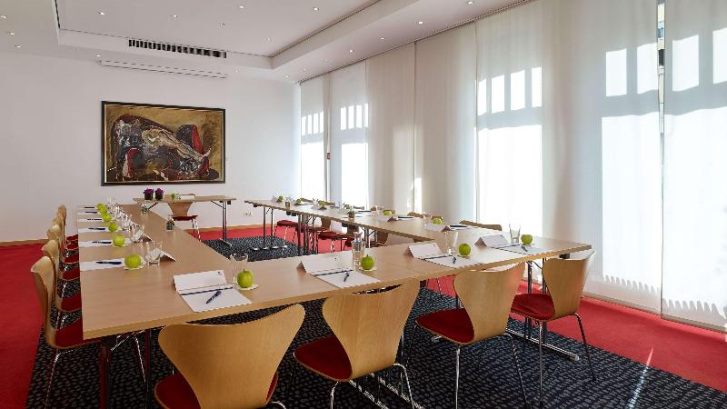 Radisson RED Berlin Kudamm - Toplantı