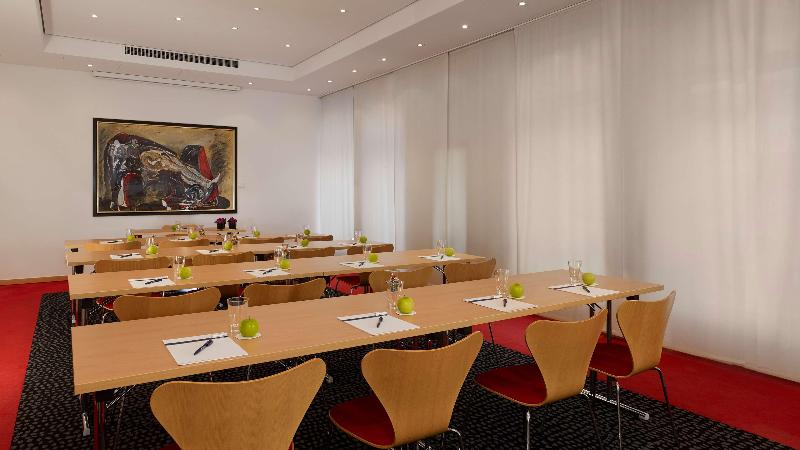 Radisson RED Berlin Kudamm - Toplantı