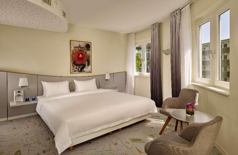 Radisson RED Berlin Kudamm - Oda