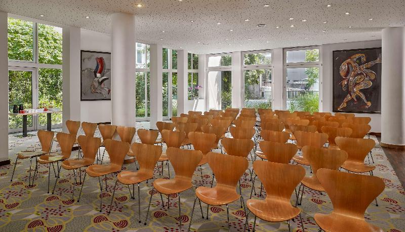 Radisson RED Berlin Kudamm - Restoran