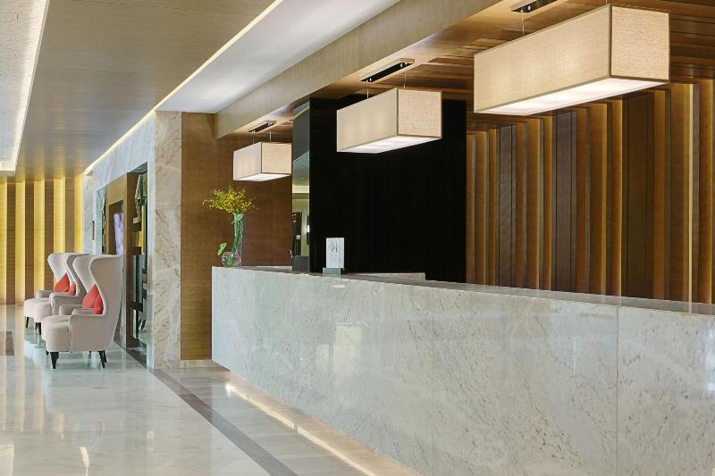 DoubleTree by Hilton Riyadh - Al Muroj Business Ga - Lobi